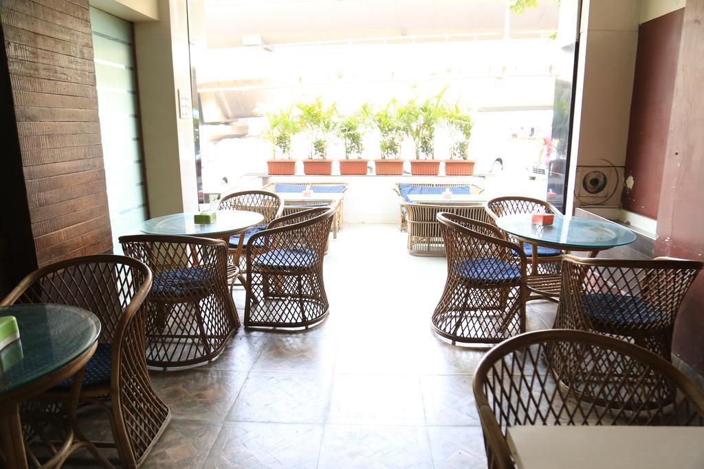 Hotel Panvel Palace Ngoại thất bức ảnh